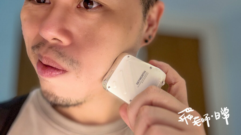 創維行者雙刀頭電動刮鬍刀,行李箱造型,輕巧好攜帶,雙環雙頭浮動刀網,夏日清爽選擇,整機可水洗,享保固一年