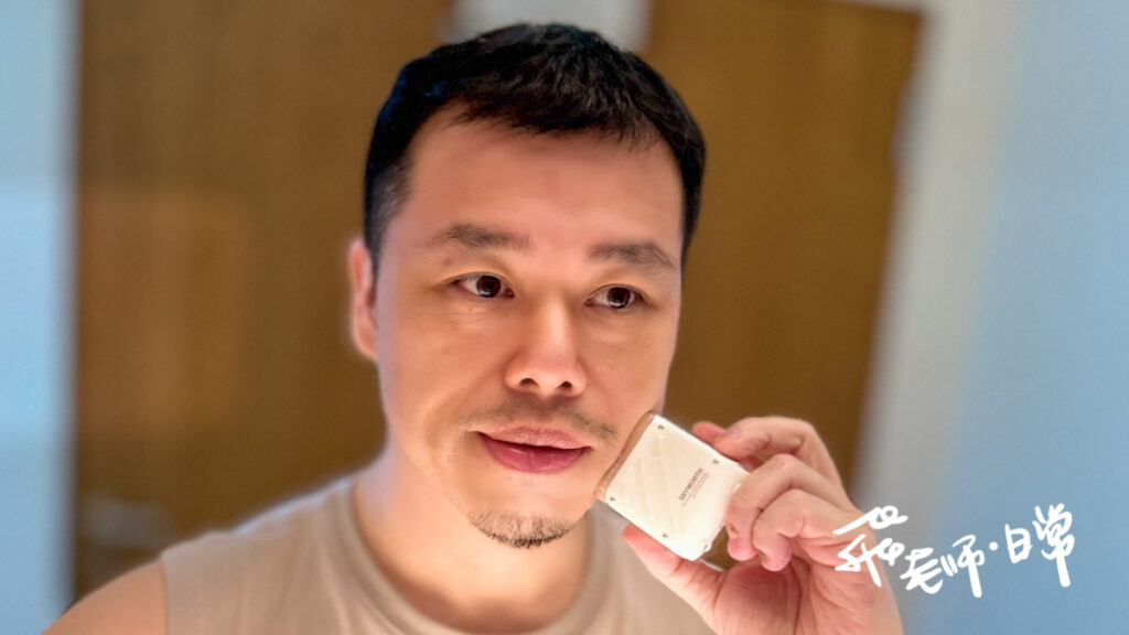 創維行者雙刀頭電動刮鬍刀,行李箱造型,輕巧好攜帶,雙環雙頭浮動刀網,夏日清爽選擇,整機可水洗,享保固一年