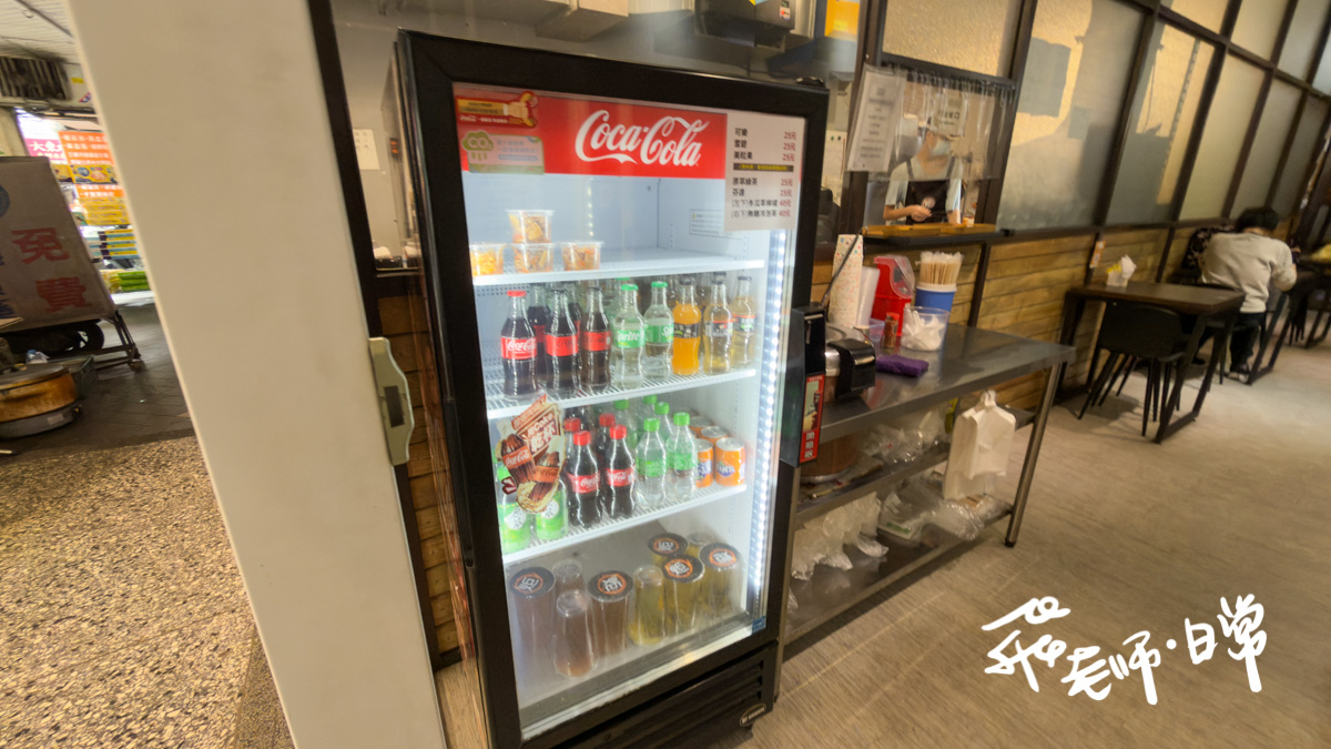 炬日式烤肉飯評價,炬日式烤肉飯好吃嗎,炬日式烤肉飯內用,便當外帶推薦,外食族平價便當分享,辦公室訂餐首選,網友推薦盒餐,北部連鎖便當店,日式丼飯分享,會議便當推薦,上班族外帶便當,高CP值商業午餐心得,丼飯,雙響丼,精緻盒餐,超值雙拼飯,鹽蔥,泡菜,泰式,麻辣,蝦味魚子,新北市板橋區四維路,在地美食推薦,便當推薦,商業午餐便當,炬日式烤肉飯,平價美味烤肉飯