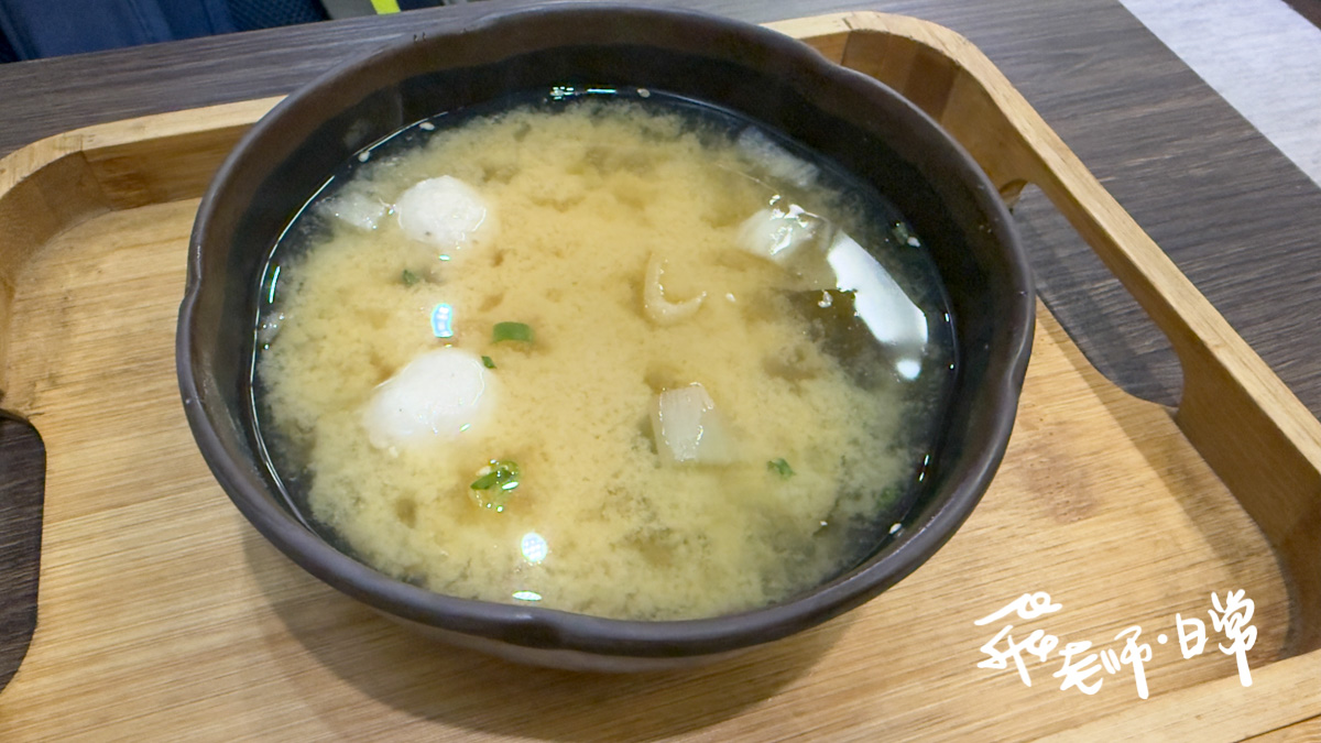 炬日式烤肉飯評價,炬日式烤肉飯好吃嗎,炬日式烤肉飯內用,便當外帶推薦,外食族平價便當分享,辦公室訂餐首選,網友推薦盒餐,北部連鎖便當店,日式丼飯分享,會議便當推薦,上班族外帶便當,高CP值商業午餐心得,丼飯,雙響丼,精緻盒餐,超值雙拼飯,鹽蔥,泡菜,泰式,麻辣,蝦味魚子,新北市板橋區四維路,在地美食推薦,便當推薦,商業午餐便當,炬日式烤肉飯,平價美味烤肉飯