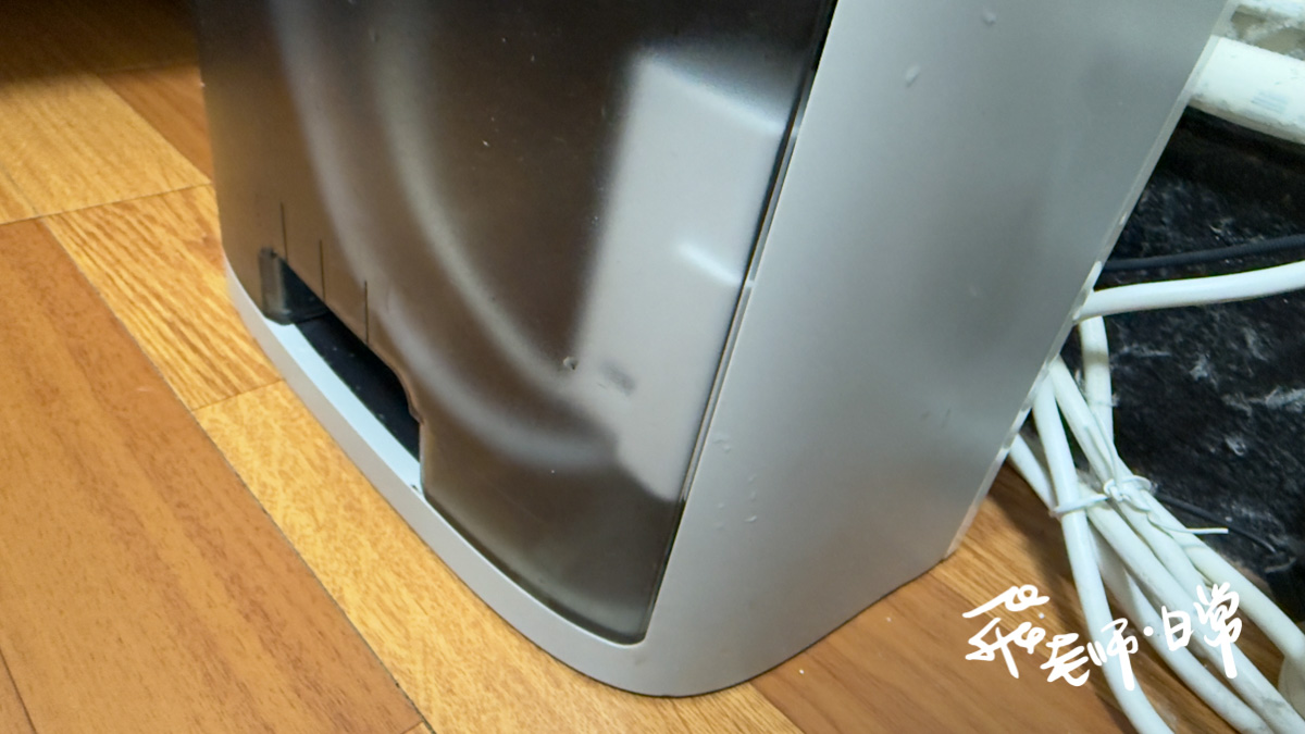 靜岡除濕機微型排水器開箱分享-租屋處也能讓水可往高處排出-安靜無聲解決浴室與冷氣排水困擾